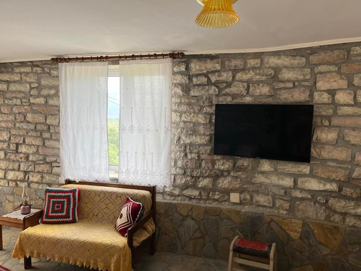 Stone House Kleopatra *